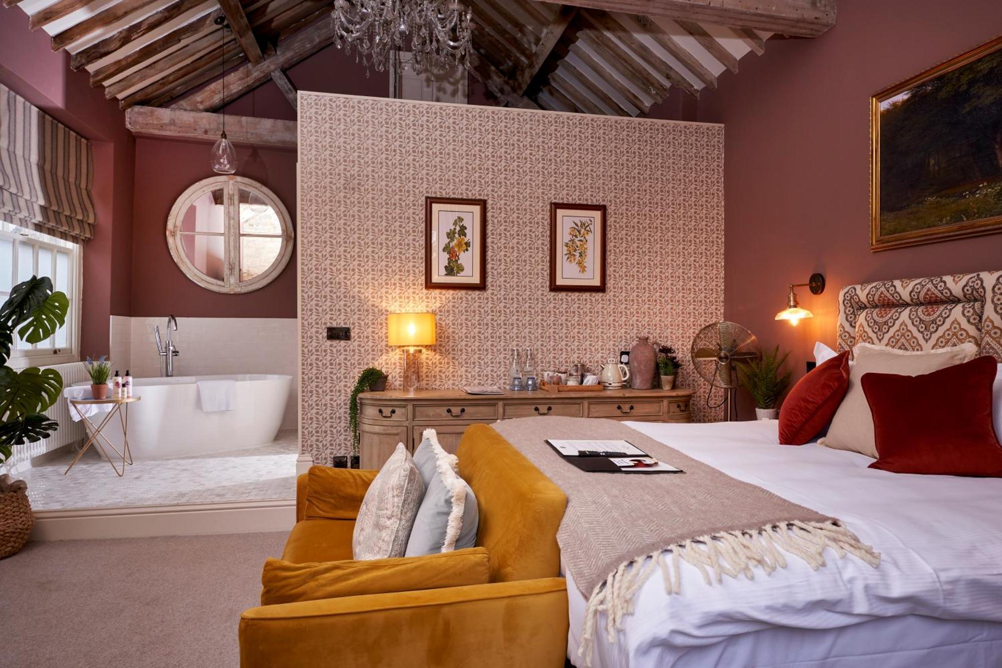 Inn The Lion